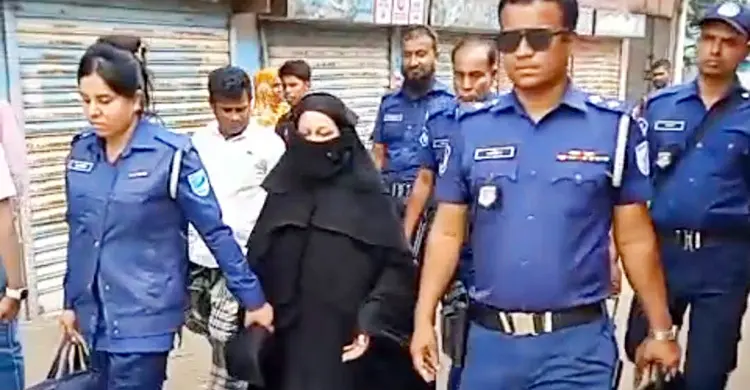 ফতুল্লায় স্বামীকে গলা কেটে হত্যার অভিযোগ, স্ত্রী গ্রেফতার