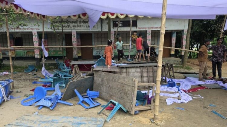 রূপগঞ্জে এনসিপির ফল উৎসব মঞ্চে ছাত্রদলের হামলা ও ভাঙচুর, আহত ১০