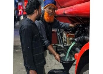 সিকিউরিটি গার্ড মিলন যখন যমুনা ও মেঘনা ডিপোতে তেল চোরের মহানায়ক!