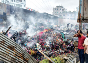 ফতুল্লায় জুটের গুদামে ভয়াবহ আগুনে ৪০ লাখ টাকা ক্ষতি