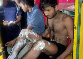 ফতুল্লায় হলি ফেব্রিক্স ডাইং কারখানায় বয়লার বিস্ফোরণ, দগ্ধ ২