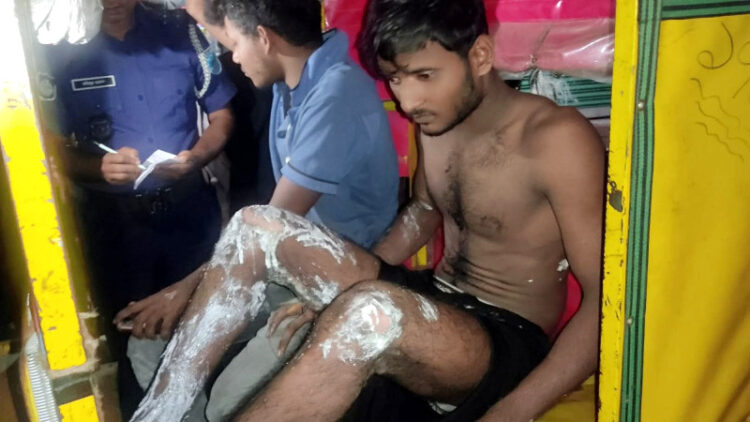 ফতুল্লায় হলি ফেব্রিক্স ডাইং কারখানায় বয়লার বিস্ফোরণ, দগ্ধ ২