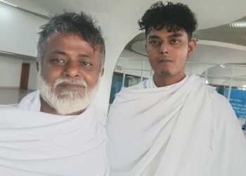 ছেলেসহ খোরশেদের ওমরাহ পালনের জন্য রওনা