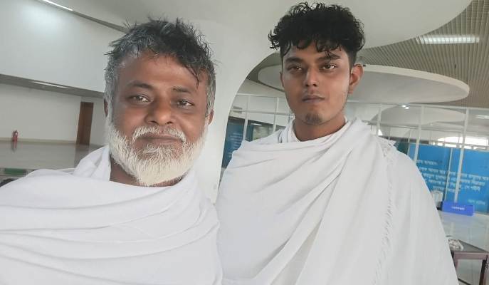 ছেলেসহ খোরশেদের ওমরাহ পালনের জন্য রওনা
