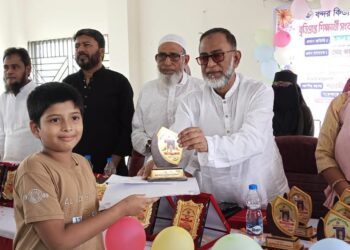 নিজে কষ্ট করলেও সন্তানদের উচ্চশিক্ষিত করার আহ্বান আতাউর রহমান মুকুলের