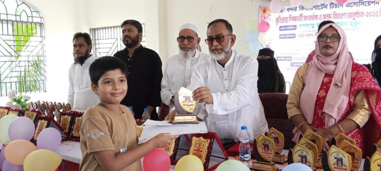নিজে কষ্ট করলেও সন্তানদের উচ্চশিক্ষিত করার আহ্বান আতাউর রহমান মুকুলের