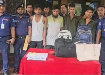 নারায়ণগঞ্জে পৃথক ডাকাতি মামলার রহস্য উদ্ঘাটন, গ্রেপ্তার ৫ ;  শটগান ও স্বর্ণালংকার উদ্ধার