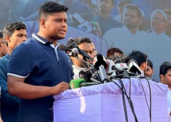 ফার্মের মুরগীরা রাস্তায় নেমেছিলো বলেই আজ আপনি শিক্ষা মন্ত্রী হয়েছেন…হাসনাত আবদুল্লাহ