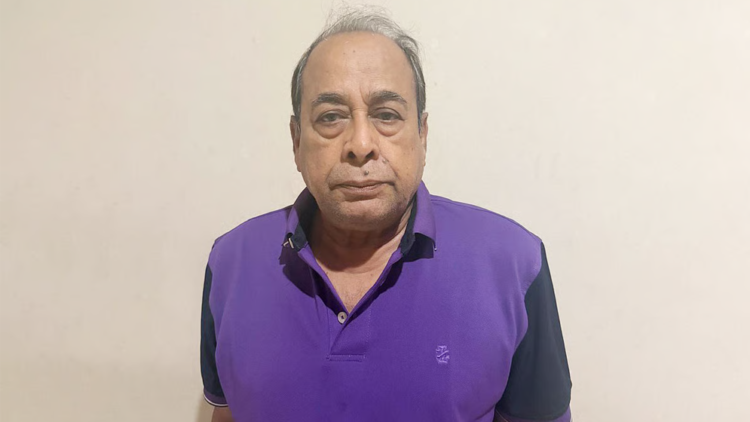 বিদেশি সাংবাদিকের বইয়ে পাওয়া গেল মোজাফফরের অন্ধকার জীবনের গল্প