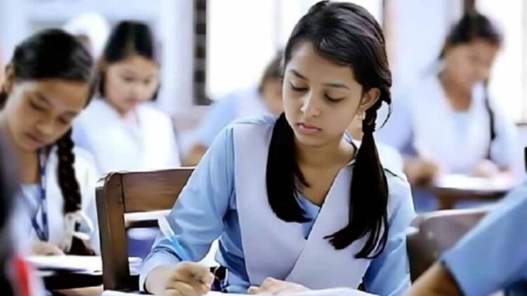 চট্টগ্রাম ছাড়া সারা দেশে এইচএসসি পরীক্ষা চলবে