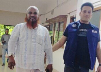 বক্তাবলীর সাবেক ইউপি সদস্য নদী থেকে মাটি খেকো মাহমুদ মেম্বার গ্রেফতার