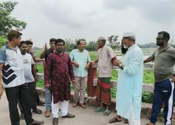 বকশীগঞ্জে জলাবদ্ধ কৃষিজমি পরিদর্শনে বিএনপি নেতা শাকিল