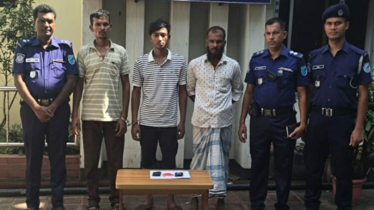 রূপগঞ্জে ইয়াবাসহ গ্রেফতার ৩