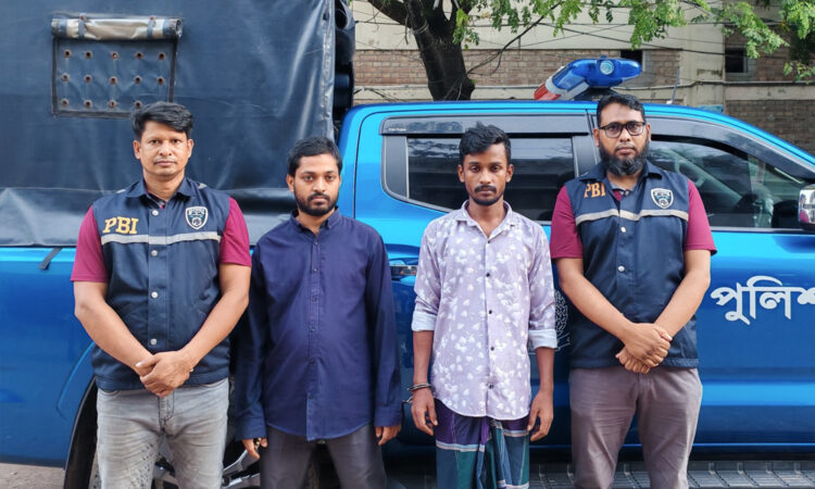 আড়াইহাজারে চালককে হত্যা করে অটোরিকশা ছিনতাই, গ্রেপ্তার ২