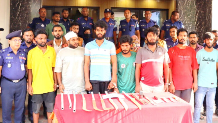 বন্দরে বুলবুল হত্যা: শীর্ষ দুষ্কৃতিকারী সিফাতসহ গ্রেপ্তার ১১