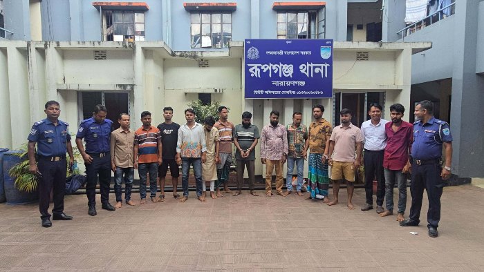 রূপগঞ্জে পিকনিক ট্রলারে মাদক ও নারী নিয়ে ফুর্তি, ইউপি সদস্যসহ গ্রেফতার ২০