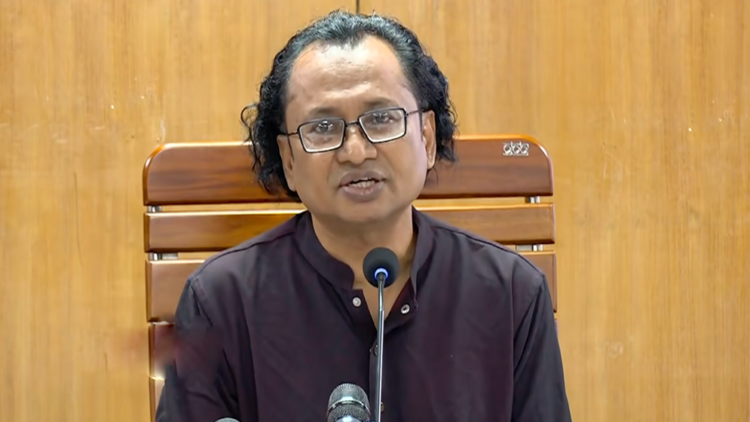 শেখ হাসিনার বক্তব্য প্রচার করলে আইনানুগ ব্যবস্থা: তথ্য উপদেষ্টা