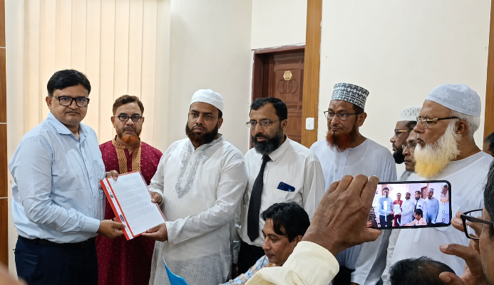 বরগুনায় গ্যাস-বিদ্যুৎ সংকট ও দ্রব্যমূল্য নিয়ন্ত্রণে প্রধানমন্ত্রী বরাবর স্মারকলিপি