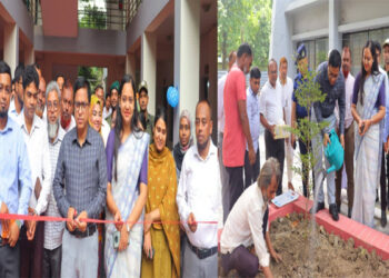 বন্দরে বিভিন্ন উন্নয়নমূলক কাজের উদ্বোধন ও পরিদর্শন করলেন জেলা প্রশাসক