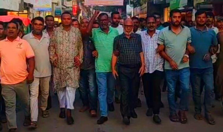 আওয়ামী লীগের নৈরাজ্যের প্রতিবাদে ইসলামপুরে বিএনপির প্রতিবাদ মিছিল