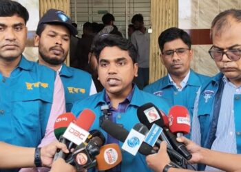 জামালপুর আঞ্চলিক পাসপোর্ট অফিসে দুদকের অভিযান