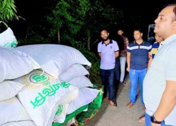 বকশীগঞ্জে গভীর রাতে ২৩ বস্তা সার জব্দ