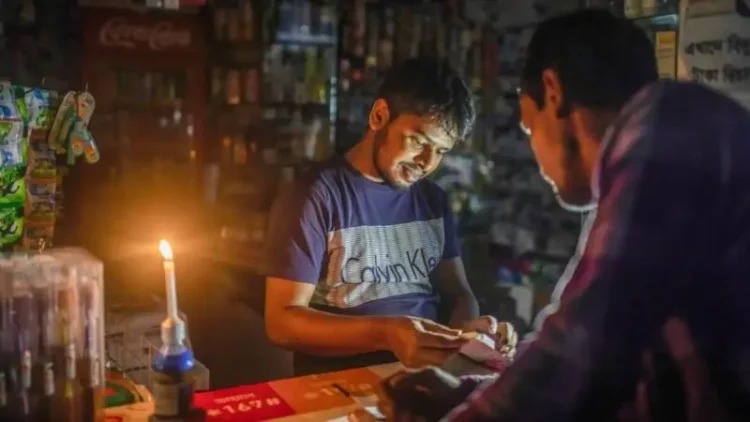 সরবরাহ বেড়েছে কারখানায়, বাসাবাড়িতে গ্যাস বিদ্যুৎ সংকট কাটবে কবে?