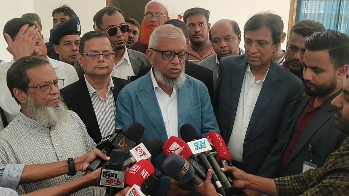 প্রতারণা চিরতরে বন্ধ করতে জনসচেতনতা বাড়ানো হচ্ছে – প্রবাসীকল্যাণমন্ত্রী