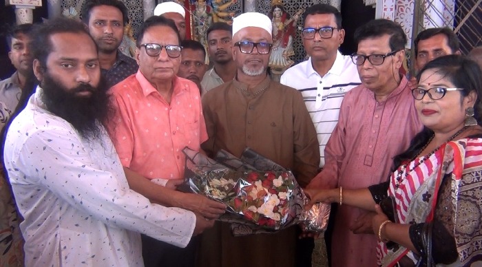 লক্ষ্মীনারায়ণ মন্দিরের প্রবেশগেটে নতুন তালা, দুই পক্ষকে চাবি হস্তান্তর