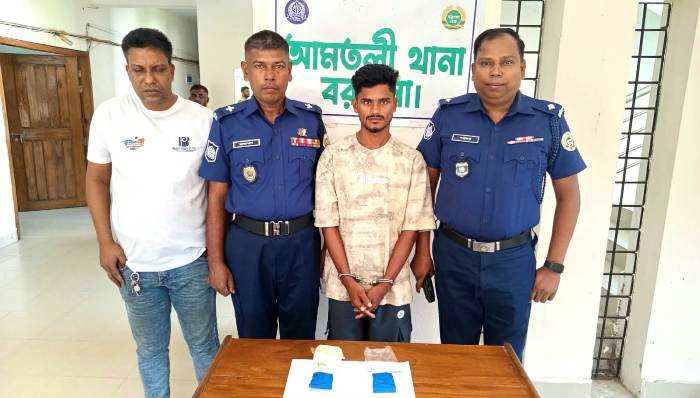 আমতলীতে ৪০০ পিস ইয়াবাসহ মাদক কারবারি গ্রেপ্তার