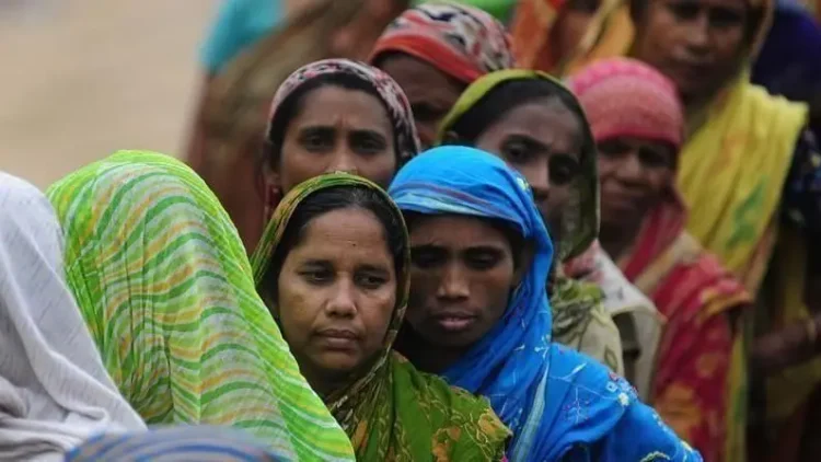 দেশের ছয় কোটি মানুষ যে ছয় কারণে দরিদ্র হওয়ার ঝুঁকিতে