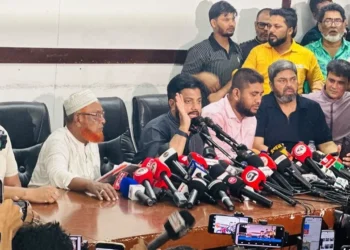 মন্ত্রিসভা থেকে পদত্যাগ করলেন ইশরাক