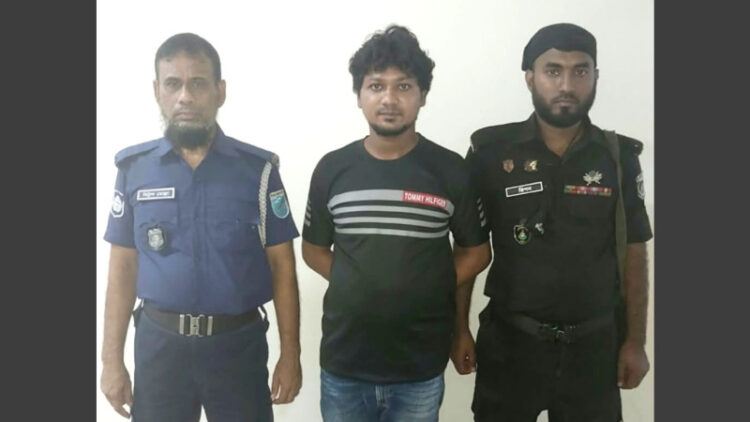 ফতুল্লায় ভাড়াটিয়া তরুণীকে ধর্ষণের অভিযোগে বাড়িওয়ালার ছেলে গ্রেপ্তার
