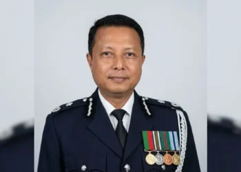 অতিরিক্ত ডিআইজির ট্রিপ্লেক্স বাড়িতে চলত যত অপকর্ম, লাগত রেজিস্ট্রেশন ফি